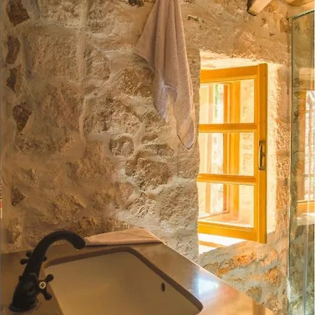 Roots Dhermi Exterior photo